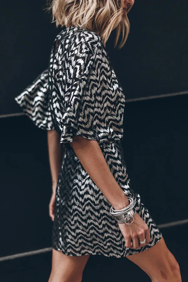 Tout sur les mini-robes de soirée à manches cloche métalliques 