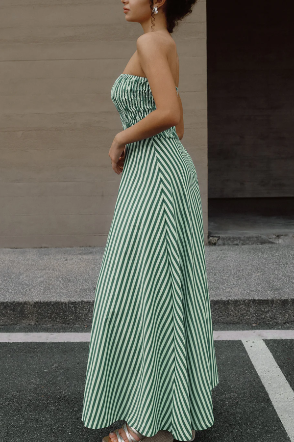 Ärmelloses, schulterfreies, elastisches, plissiertes Maxikleid im Retro-Stil
