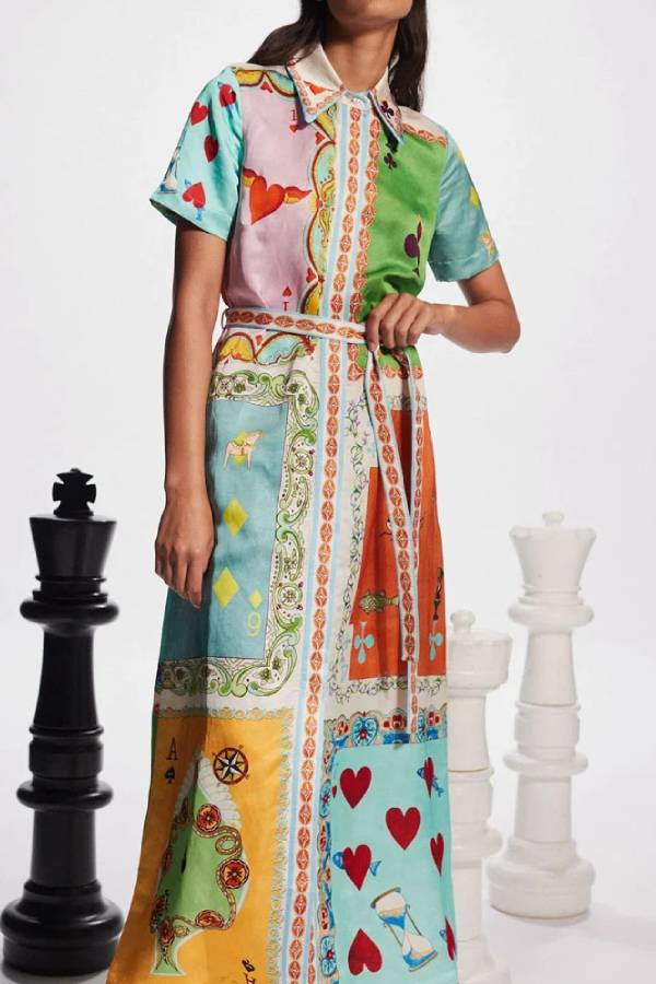 Modisches Hemdkleid mit Revers und Print