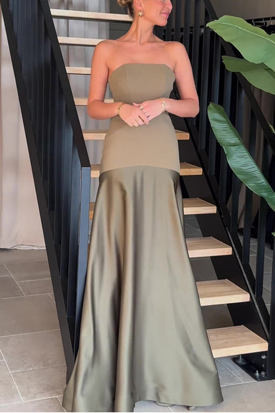 Robe longue évasée bustier en satin patchwork à l'élégance intemporelle