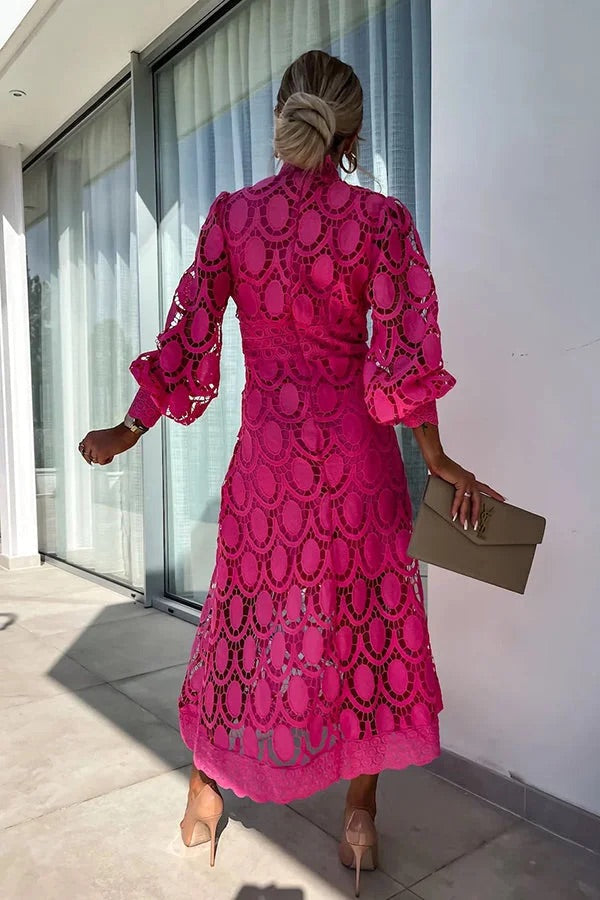 Robe mi-longue de soirée romantique, sensuelle et élégante en dentelle au crochet à manches lanternes 