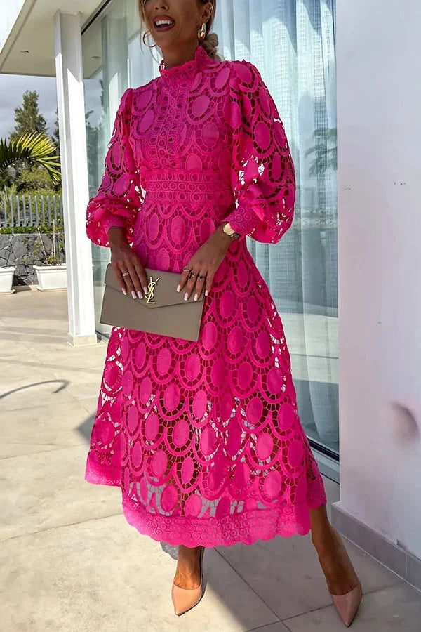 Robe mi-longue de soirée romantique, sensuelle et élégante en dentelle au crochet à manches lanternes 