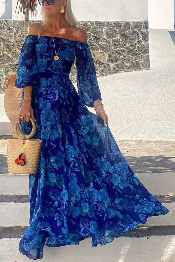Robe longue de vacances fleurie à épaules dénudées et smockée 