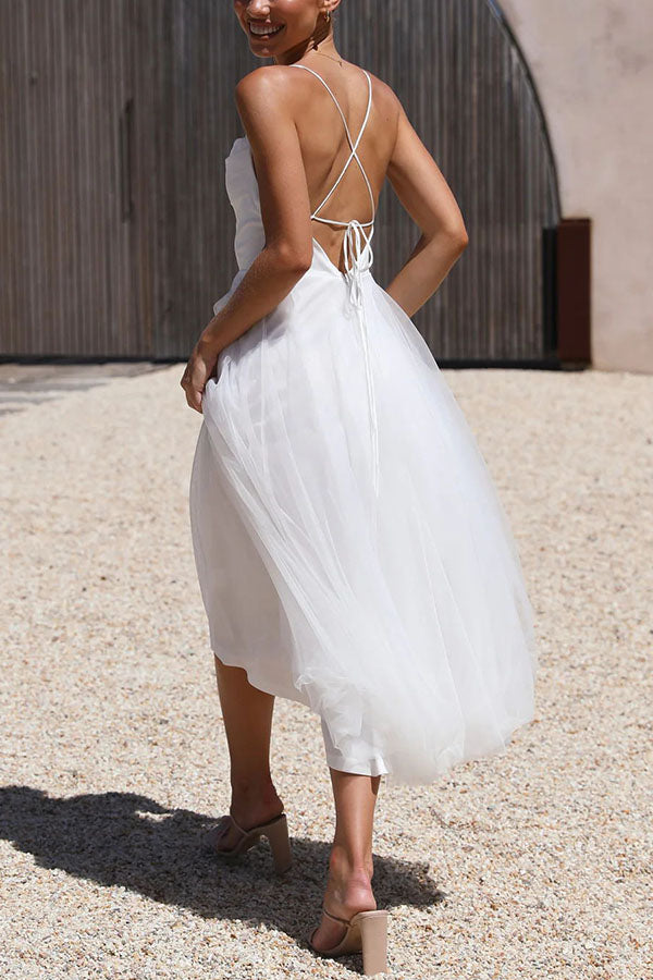 Midikleid aus Tüll im Daydream-Look mit Wasserfallausschnitt und Schnürung auf der Rückseite