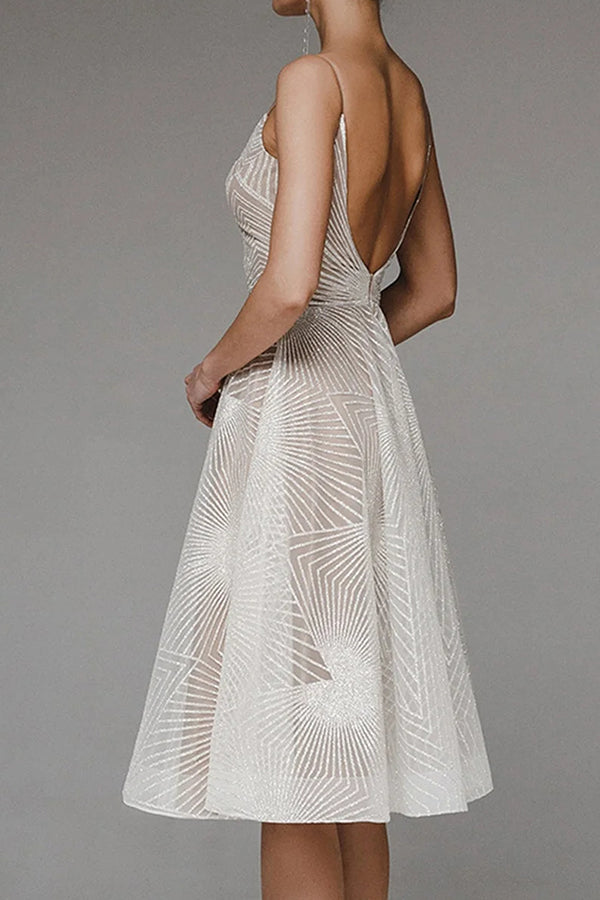 Stilvolles A-Linien-Kleid mit V-Ausschnitt und Trägern