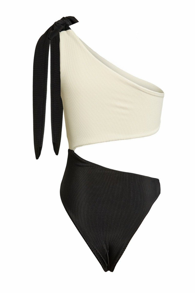 One Shoulder Bandage Design White One-piece Swimsuit