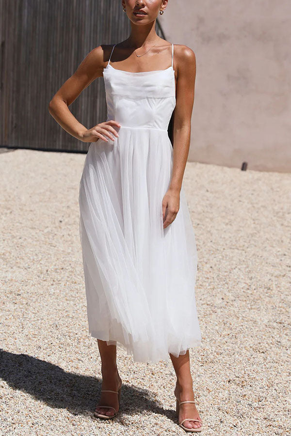 Midikleid aus Tüll im Daydream-Look mit Wasserfallausschnitt und Schnürung auf der Rückseite