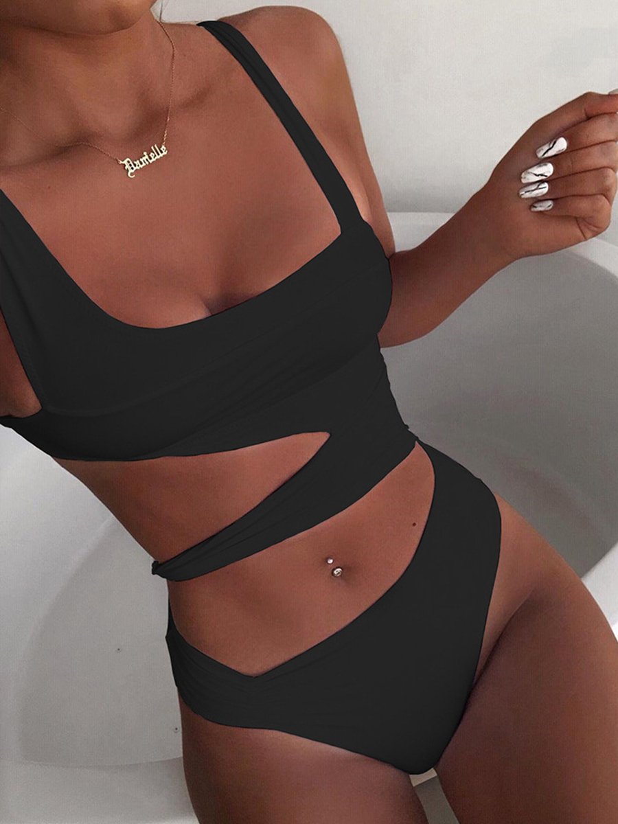 Maillot de bain une pièce uni découpé