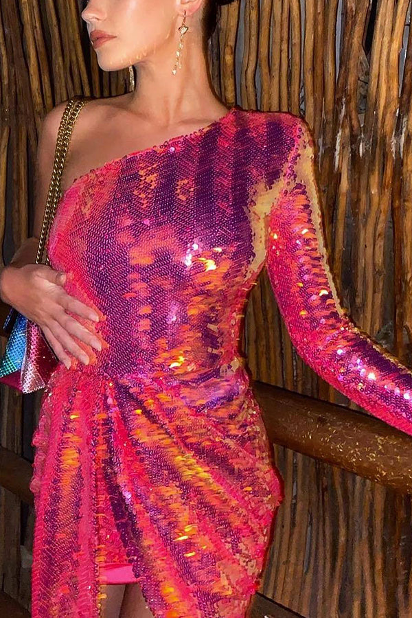 Robe moulante sexy à une épaule et paillettes