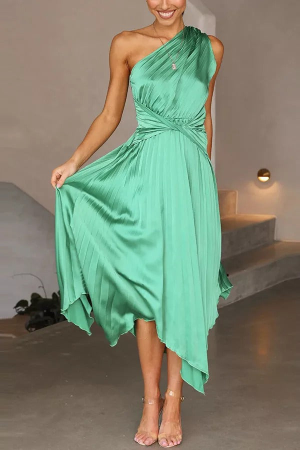 Plissiertes Midikleid aus Satin mit One-Shoulder-Träger