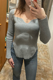 stretchy off-the-shoulder bottoming sweater