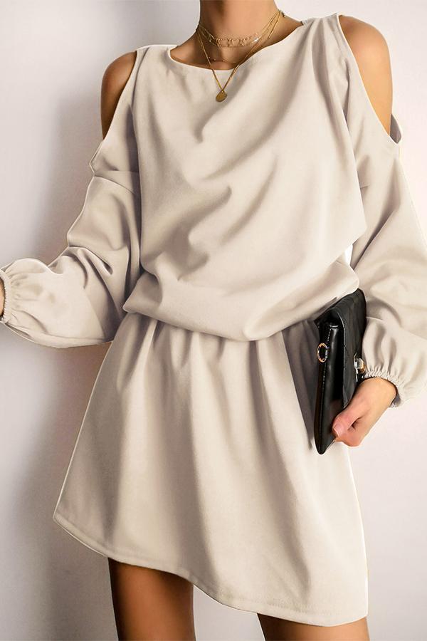 Einfarbiges schulterfreies Kleid